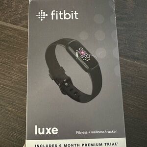 New Fitbit Luxe Smartwatch in Black